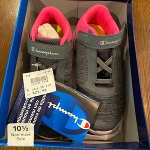 New! Non- Marking Sole Tennis / Athletic Shoes